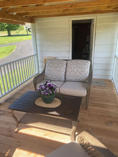 Cozy, upgraded, pet friendly cabin, formerly Cuba Lake Vintage Duck House.