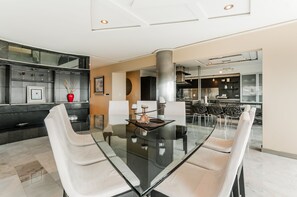 Elite Penthouse | Hypo-allergenic bedding, individually decorated, individually furnished