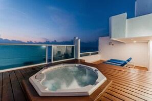 Elite Penthouse | Hypo-allergenic bedding, individually decorated, individually furnished