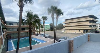 Palms by the Beach Motel