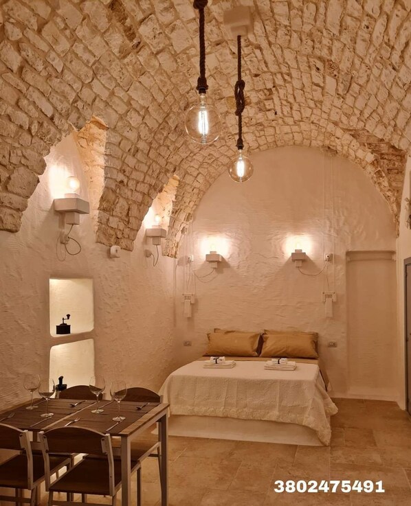 Dining - Lory's Luxury Suite Ostuni (Ostuni)