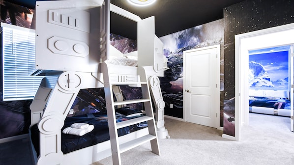 1 habitación, decoración personalizada y muebles diferentes
