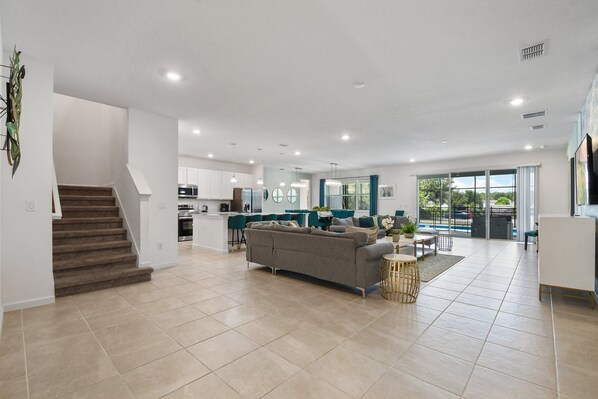 House, Multiple Beds, Pool Access, Pool View (2513SD VP) | Interior