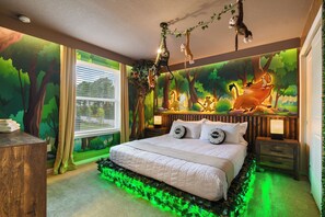 House, Multiple Beds, Pool Access, Pool View (4494KR WIR) | 10 bedrooms, individually decorated, individually furnished, bed sheets - Private Theater Game Loft 10br Villa Pool Spa (Davenport)