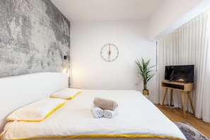 2 chambres, fer et planche à repasser, Wi-Fi, draps fournis