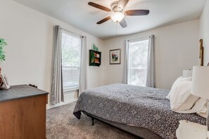 3 dormitoris, planxa i posts de planxar, wifi i roba de llit 