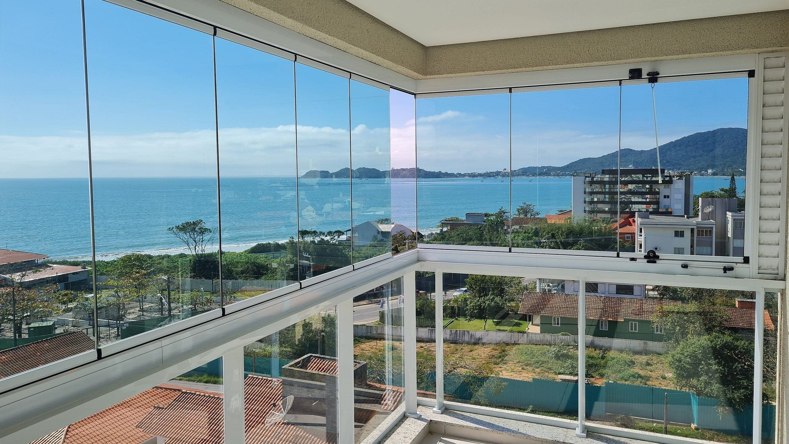 Apartamento de luna de miel, acceso a la piscina, vistas a la playa | Vistas al mar