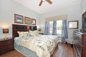 4 bedrooms, travel crib, WiFi, bed sheets - Paradise Palms Resort oasis with private pool, close to Disney. Sleeps 10! (Kissimmee)