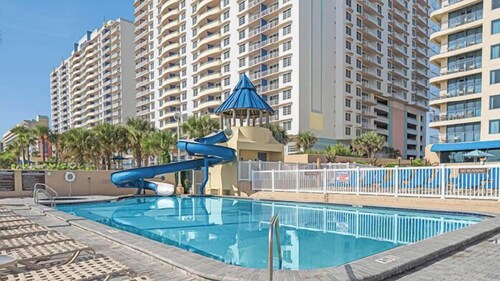 Daytona Beach | Beach Days | Pool & Boardwalk | 2BR Lockoff