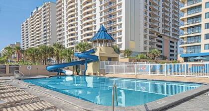 Daytona Beach | Beach Days | Pool & Boardwalk | 2BR Lockoff