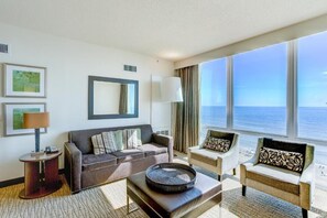 TV - Diamond Resorts Oceanaire Resort - 3 Bedroom Ocean Front Suite (Virginia Beach)