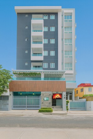 Exterior - Cozy, City Center Apartment (Santo Domingo)