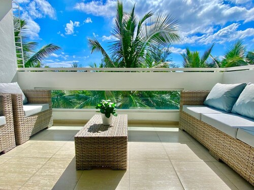 Lovely 2 Bedroom Sea Front Condo Near Colonial Zone, Pool