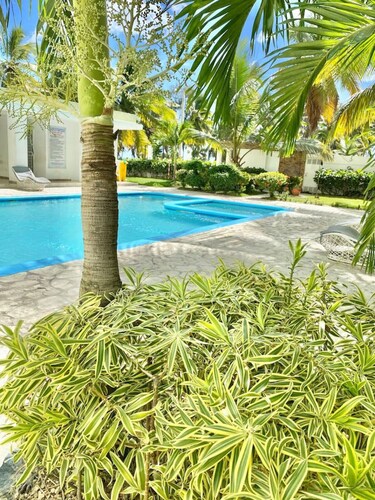 Lovely 2 Bedroom Sea Front Condo Near Colonial Zone, Pool