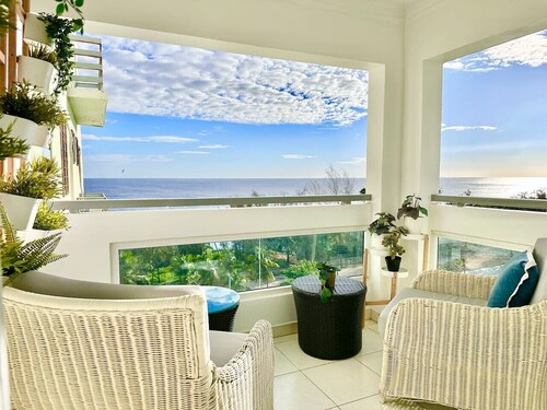 Beautiful Ocean View Apt. Pool