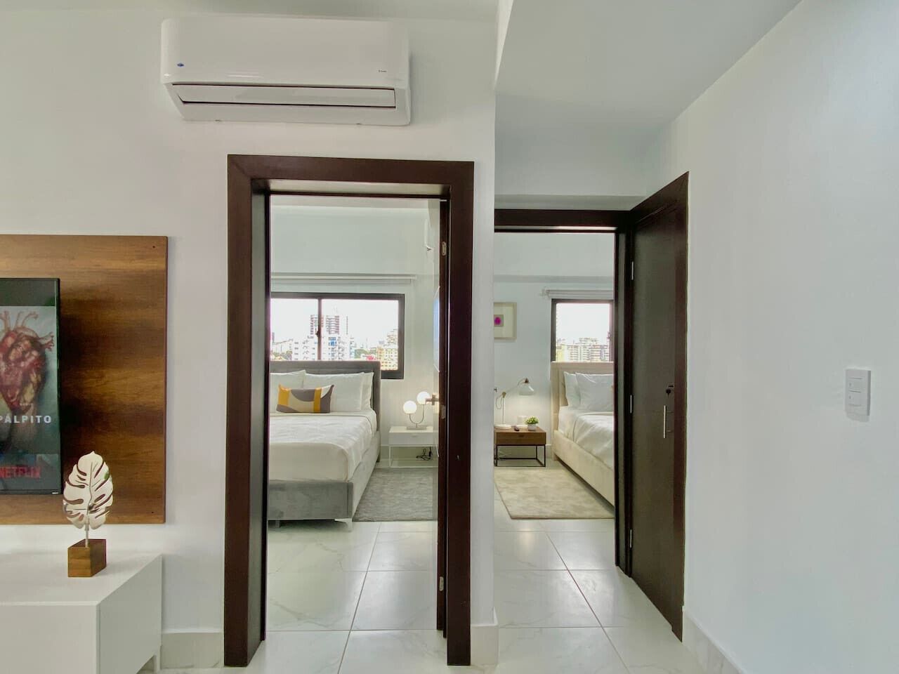 2 habitaciones, escritorio, tabla de planchar con plancha y wifi 