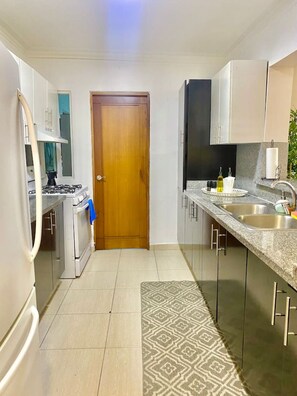 Fridge, microwave, oven, stovetop