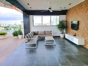 TV - Stylish, Upscale City Center Condo, Rooftop Terrace with Amazing City Views. (Santo Domingo)
