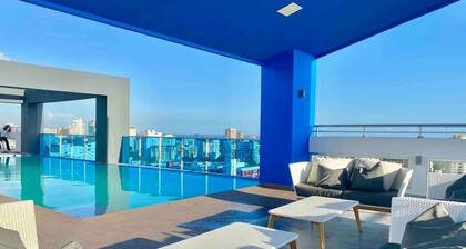 Stylish Centric Condo, Full AC, Rooftop Terrace, Pool, Spectacular City Views