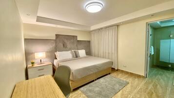 2 bedrooms, desk, iron/ironing board, WiFi