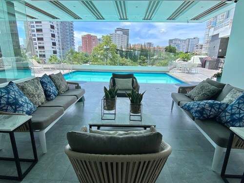 Elegant City Center Condo