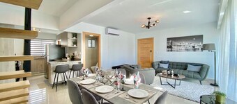 Spacious 3 Bdrm Condo, 2nd Floor Family Area, Full AC, King Bed, Wi-Fi