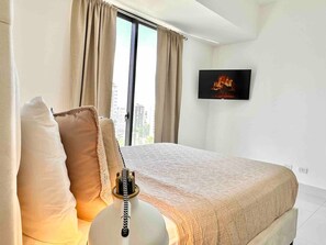 2 bedrooms, desk, iron/ironing board, WiFi
