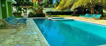 Astonishing Sea View Condo, Stylish Decor, Pool, 10 mins to Colonial Zone