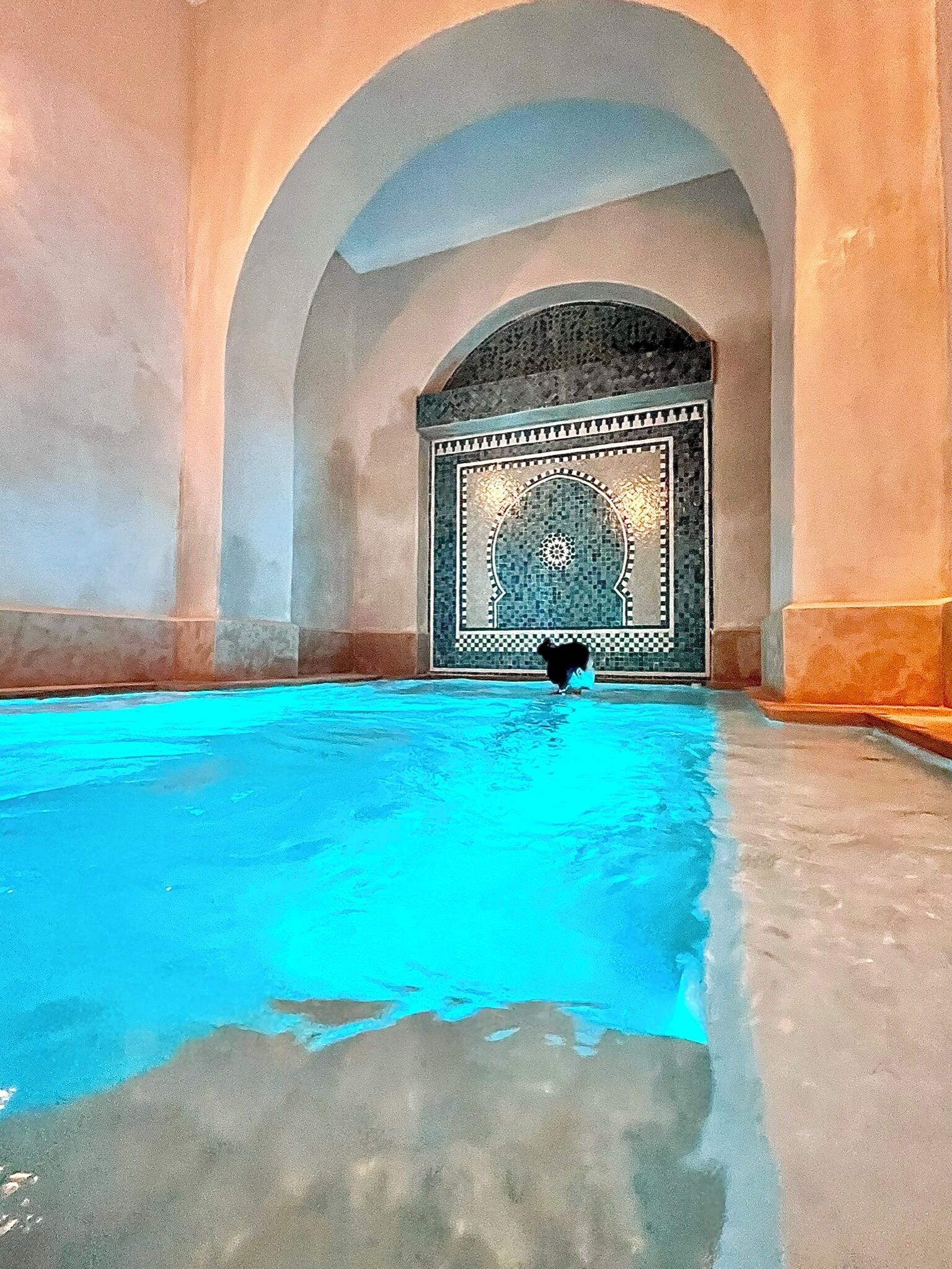 Lämmitetty uima-allas