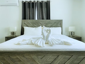 4 chambres, fer et planche à repasser, Wi-Fi gratuit, draps fournis