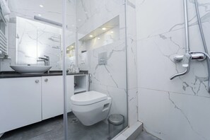 Hair dryer, towels, soap, shampoo - Luxury apartment on av. Melikishvili with huge balcony, city center  (T'bilisi)