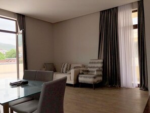 Living area - Luxury apartment on av. Melikishvili with huge balcony, city center  (T'bilisi)