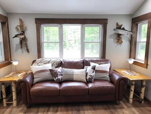 Smart-TV, Kamin, DVD-Player, Tischfußball