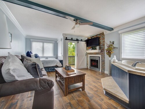 Tucked Inn 2101 by Jackson Mountain Rentals