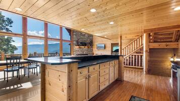 Studio (4 Bedrooms) | Property amenity