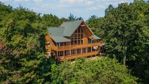 Studio (4 Bedrooms) | Property amenity