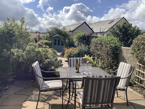 Instow period cottage, sleeps 6, close to beach, dog friendly