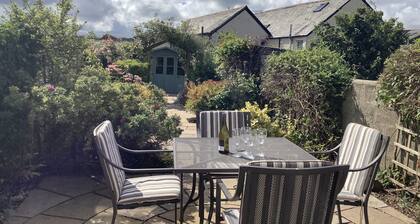 Instow period cottage, sleeps 6, close to beach, dog friendly