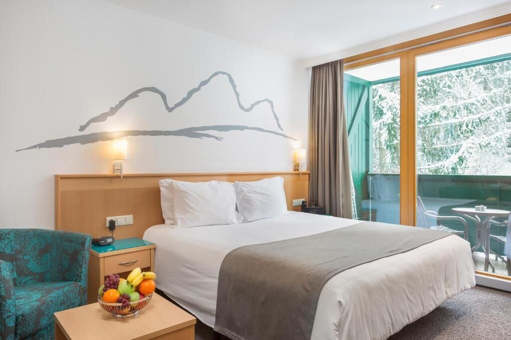 1 slaapkamer, een kluis op de kamer, een strijkplank/strijkijzer