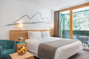 1 bedroom, in-room safe, iron/ironing board, travel cot - Schladming | Couples Alpine Break | Pool + Spa (Schladming)