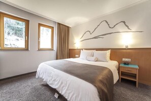 1 chambre, coffres-forts dans les chambres, fer et planche à repasser