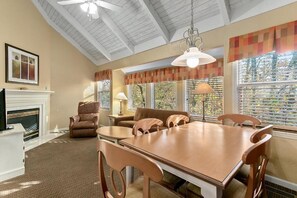 Dining - Diamond Resorts Sunrise Ridge Resort - 1 Bedroom Accessible Roll in Shower (Pigeon Forge)