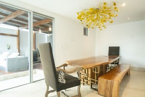 Deluxe appartement | Dineerruimte