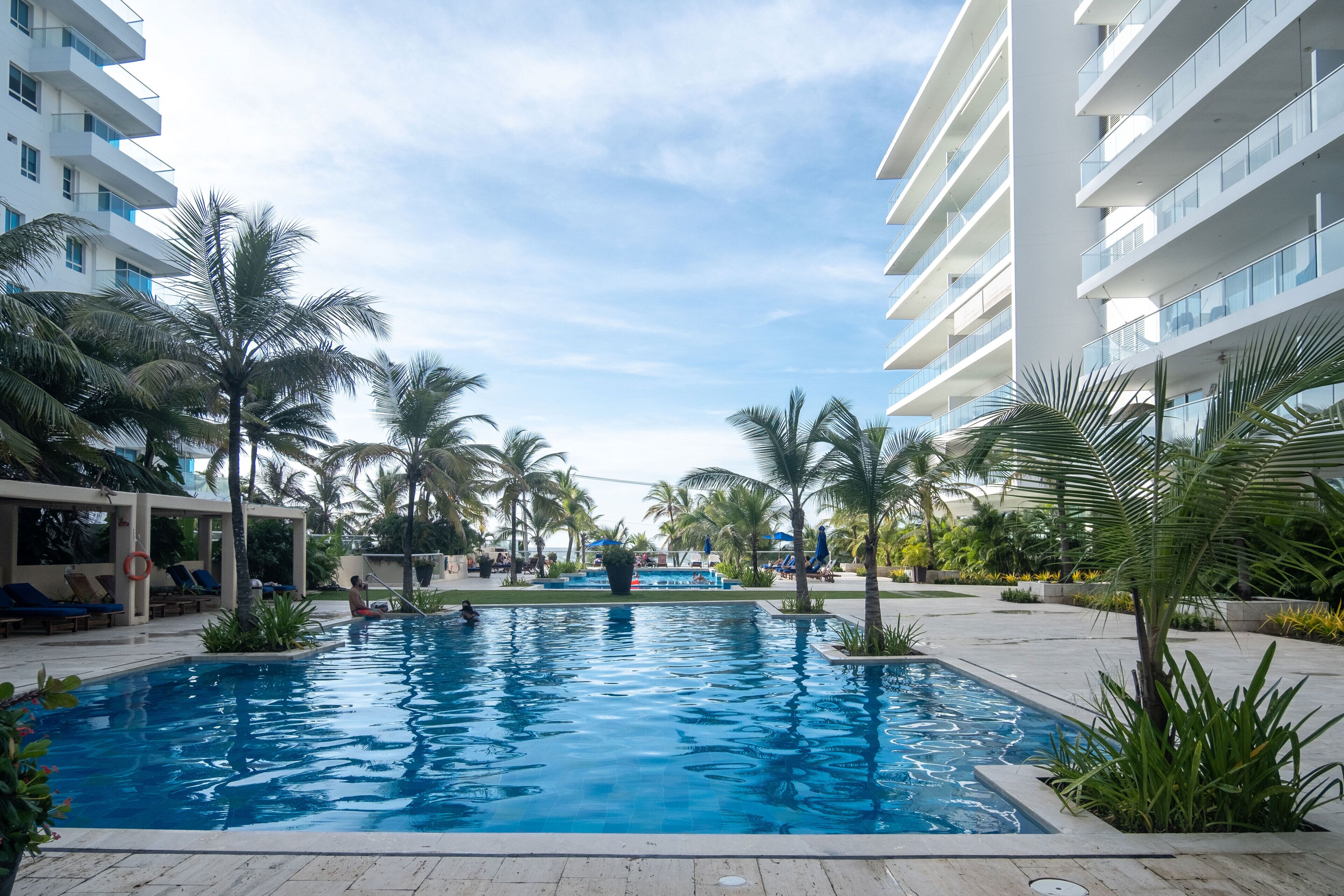 4 piscines extérieures