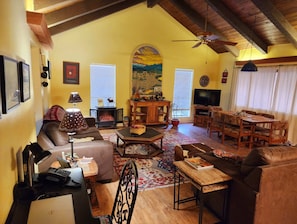 TV, offices - Lajitas House - River and Mountain Views (Lajitas)