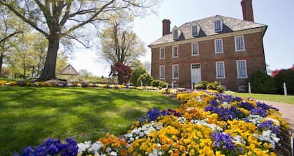 Diamond Resorts The Historic Powhatan Resort - 2 Bed Accessible Roll in Shower