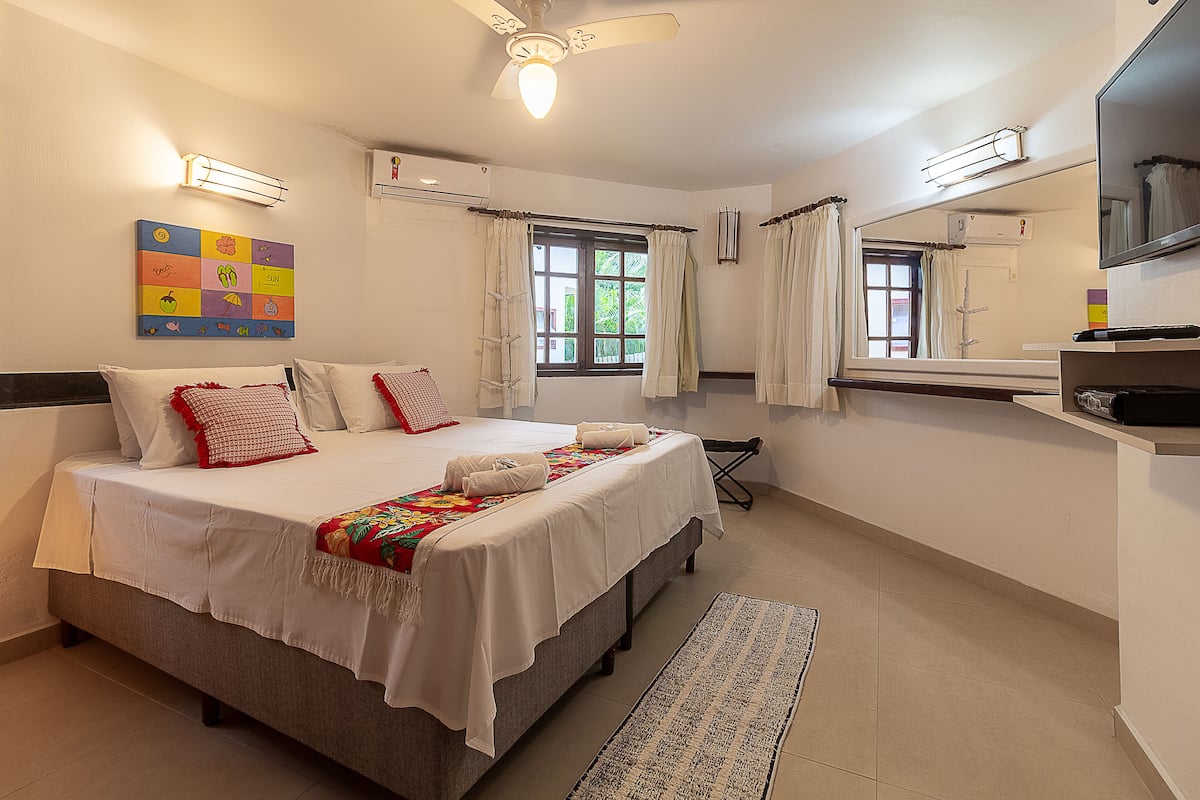 1 bedroom, premium bedding, minibar, laptop workspace