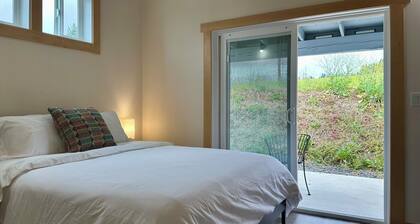 European Style Cottage in Oregon's Willamette Valley Wine Country - Cottage #2