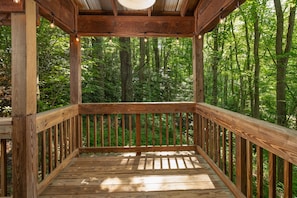 Standard House | Terrace/patio - Red Feather Cabins 199 (Boone)