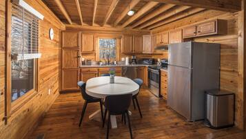 標準獨棟房屋 | 私人廚房 | 大型冰箱、微波爐、烤箱、爐台